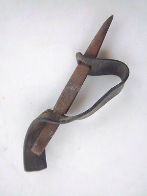 Primitive Antique Tool Farmers Hand Held Corn Husker Sheller Leather 