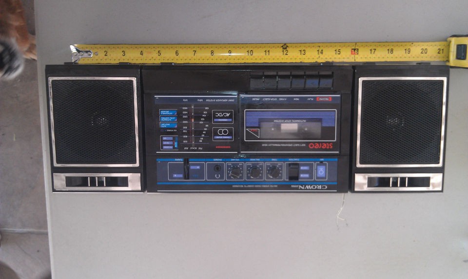 VINTAGE CROWN BOOMBOX GHETTOBLASTER BOOM BOX RADIO CASSETTE STERE