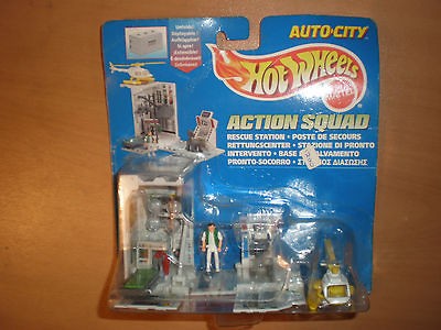 1995 MATTEL Hot Wheels AUTO CITY ACTION SQUAD MOC RESCUE STATION 