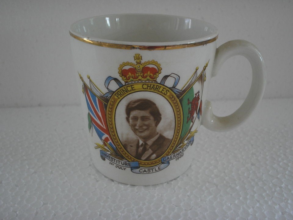   WALES INVESTITURE MUG CORONET POTTERY PRINCE CHARLES 1969 INVESTITURE