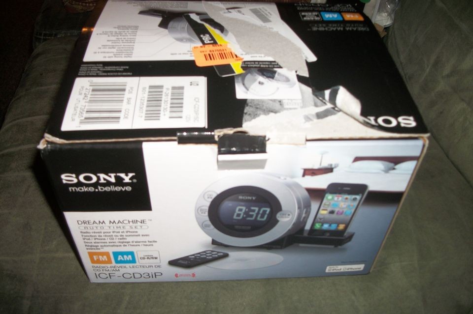 Sony CD Clock Radio with Dual Alarms and Dock Apple iPod and iPhone 