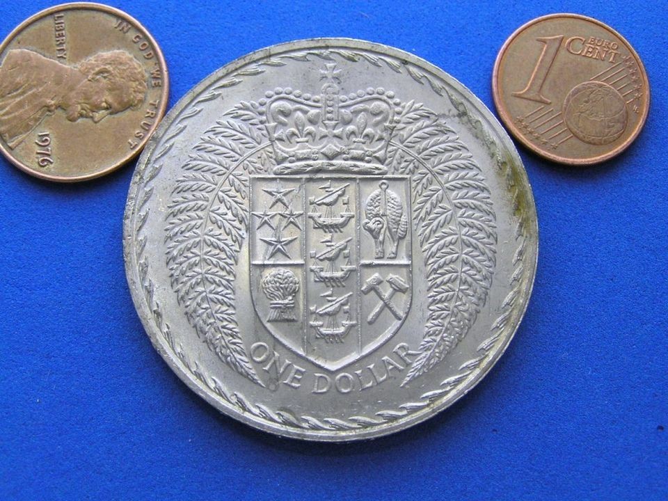   Dollar Coin. 1967. 38.8 mm. Edge lettering. First year Decimal