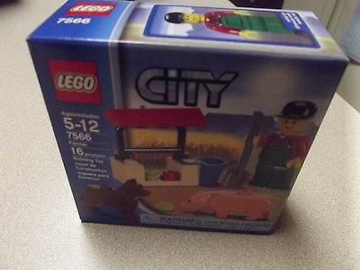 LEGO City 7566 Pig Farmer Farm Dog Town Animals BRAND NEW