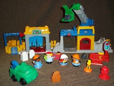   Little People 18 PIECE LOT Car wash Gas station Construction Figure