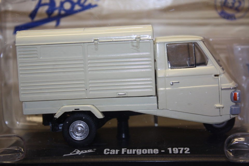   Car Furgone   1972 Utility Trade Van Beige, Italeri Hachette 1/32 NEW