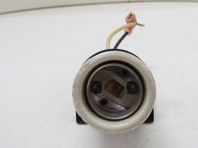 Hubbell Killark Porcelain 4 KV Pulse Rated Triboro Socket NEW