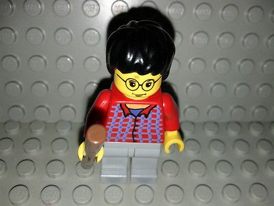   Potter Minifigures   Harry with Red Sweater and Wand 4728 xmas Gift