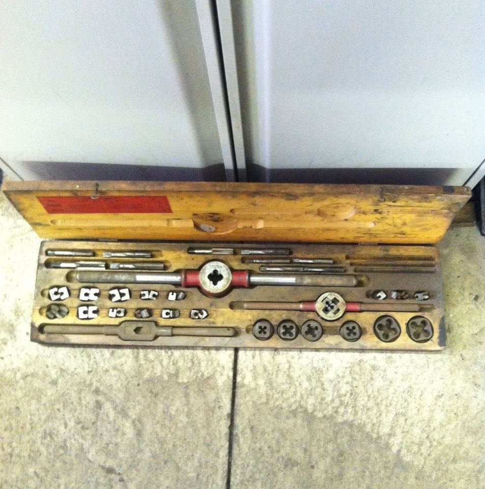 Vintage Tap And Die Set. Craftsman 5505