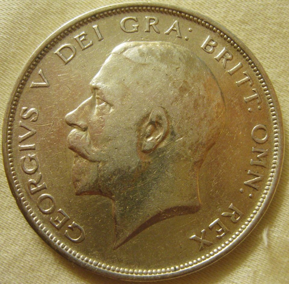 UK 1913 King George V Half Crown High Grade Excellent Details