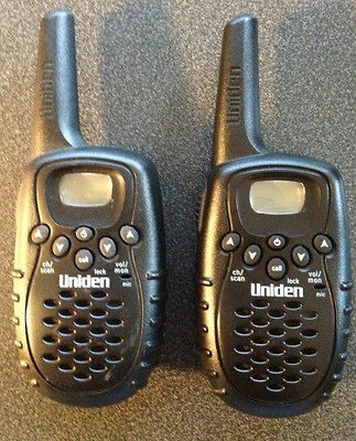 UNIDEN 2 WAY RADIOS Walkie Talkies 22 Channels MODEL GMR325 2