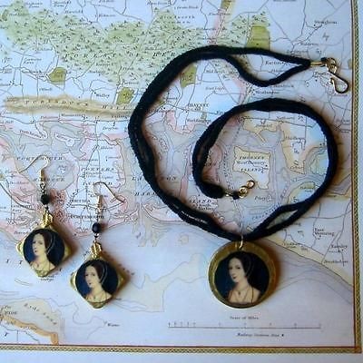 tudor anne boleyn pendant necklace andamp earring set 
