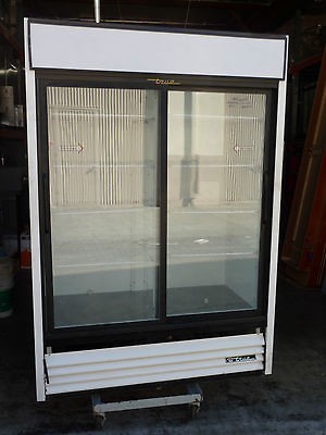   47 REFRIGERATOR, 2 SLIDE DOOR MERCHANDISER, USED, WORKS PERFECT, WHITE