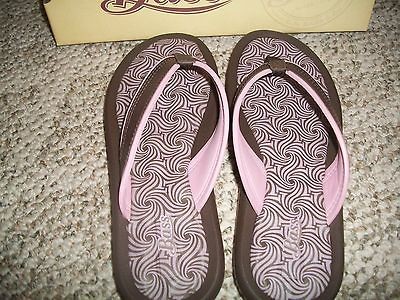BASS brown and pink Leather Flip Flops or Sandals   Size 9 NEW