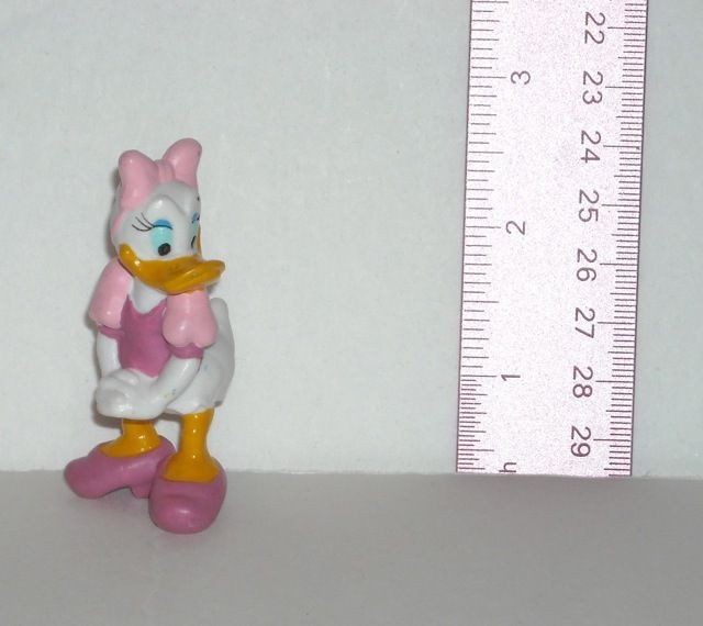 disney daisy duck pvc figure  4 99