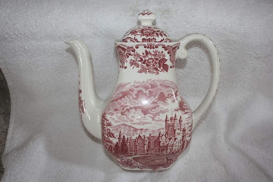 VINTAGE ENOCH WEDGEWOOD RED TRANSFERWARE ROYAL HOMES OF BRITAIN TEAPOT 