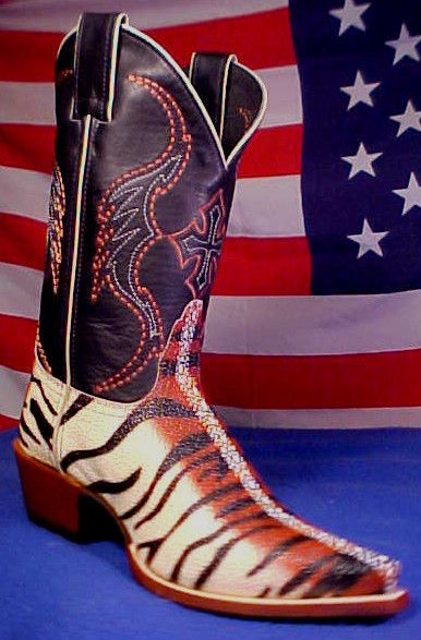 NOCONA WOMAN SIZE 7 B COWBOY WESTERN 6013 STINGRAY PRINT BOOTS