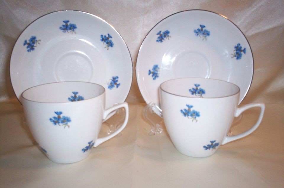 VINTAGE CHODZIEZ FINE CHINA MADE IN POLAND 2 CUPS AND 2 SAUCERS