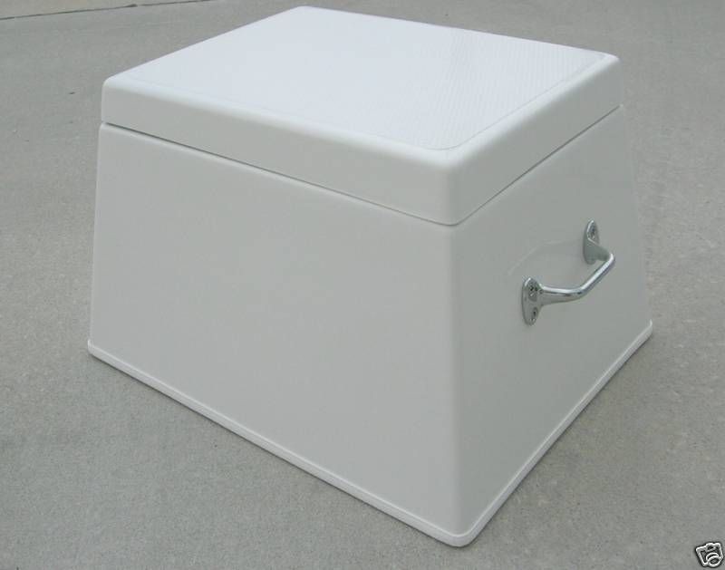 white fiberglass dock step with lid  259