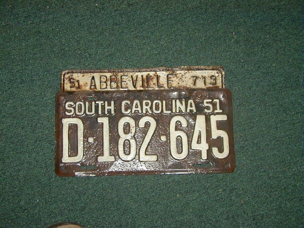 1951 SOUTH CAROLINA LICENSE PLATE WITH 1951 ABBEVILLE S C TOPPER