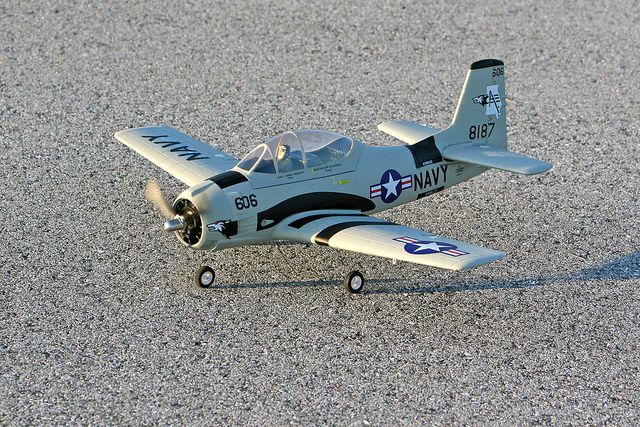 USED/RTF AIRFIELD T 28 TROJAN RC TRAINER AIRPLANE    REQUIRES CHARGING 
