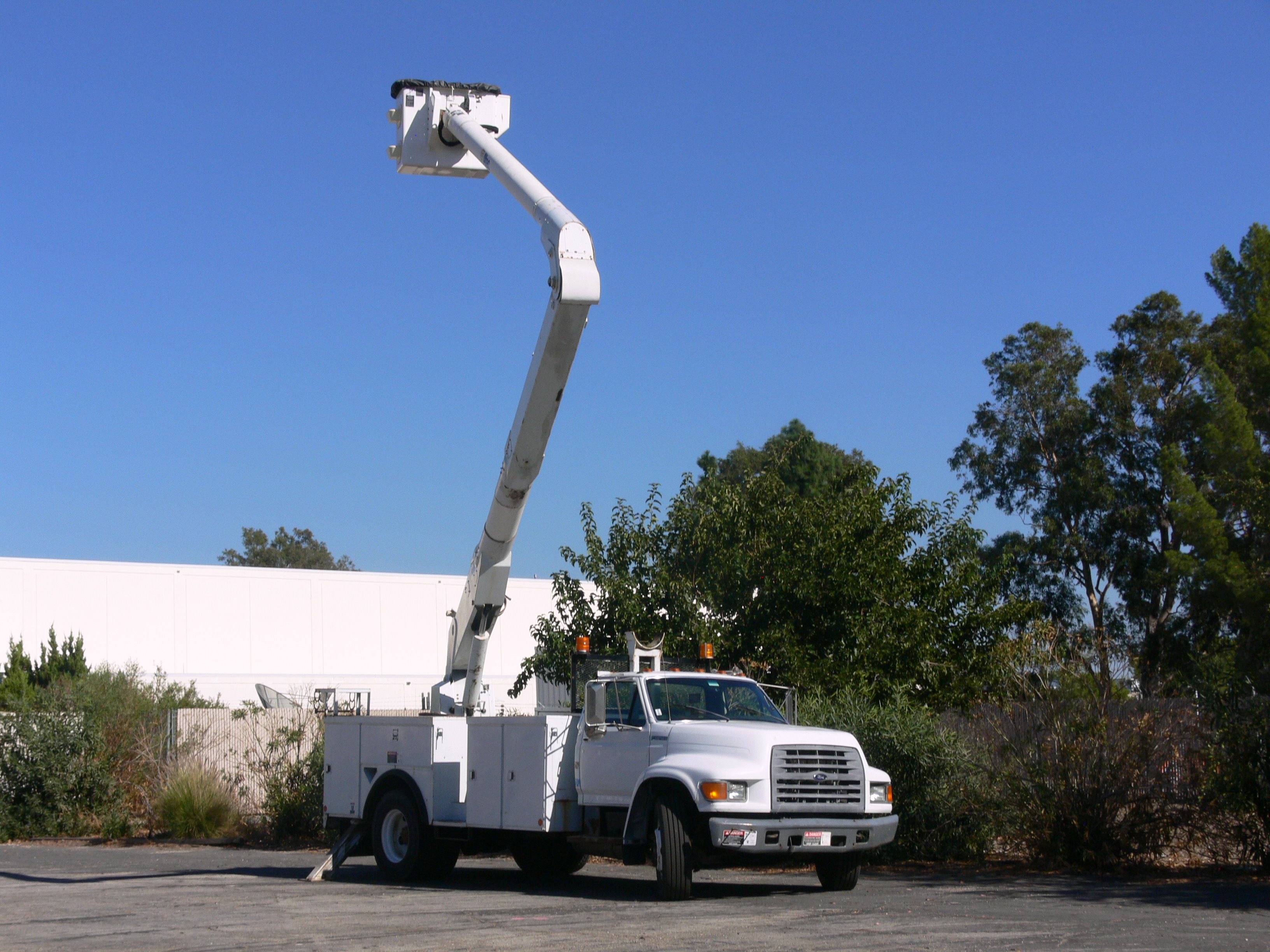 1999 Ford F 800 Altec Aerial Arial Ariel Lift Bucket Truck 5 9 Cummins 