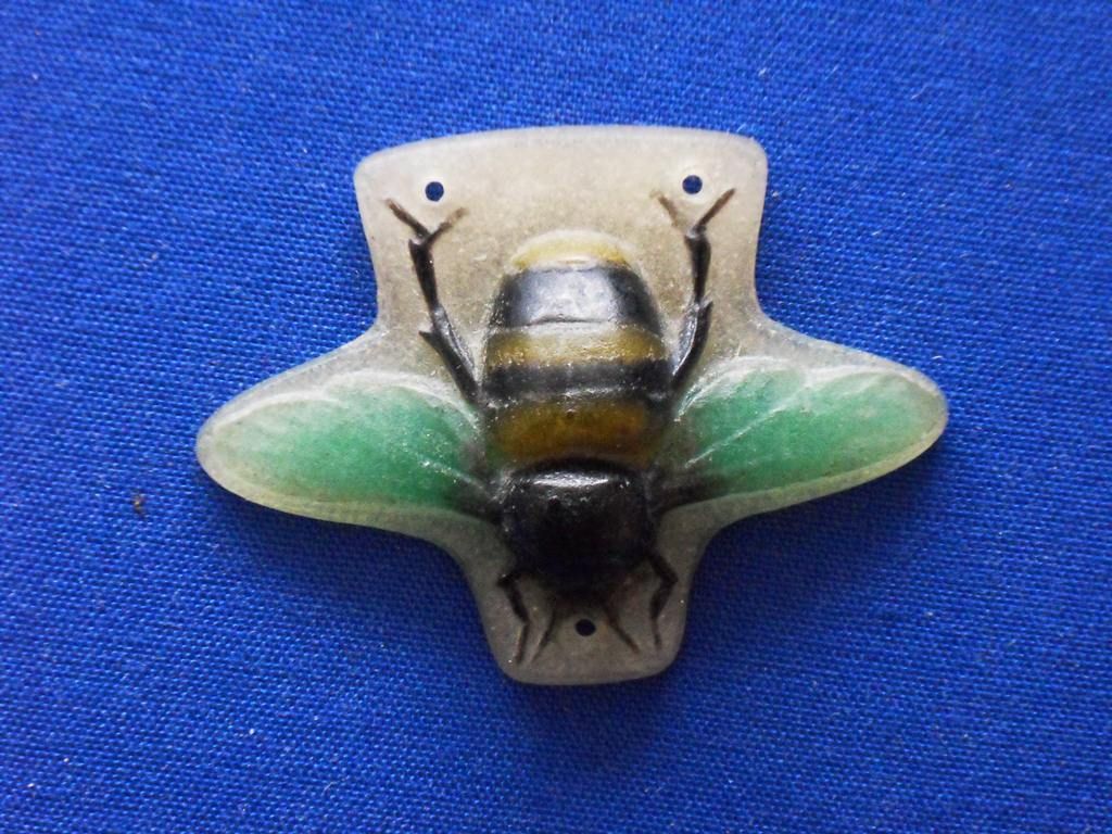 Walter Almaric The Bee Pate de Verre Glass Pendant Nancy Art Nouveau 