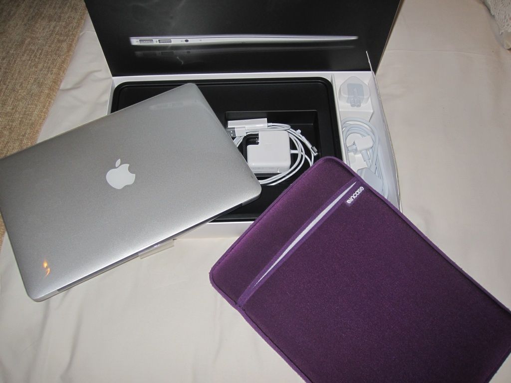 BOXED APPLE MACBOOK AIR 13.3 (Mid 2011) 1.8GHz i7 4GB 256GB 