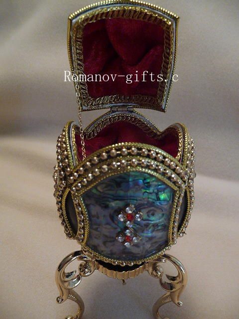   Anastasia Phantom of The Opera Mother of Pearl Russian Egg w Necklace