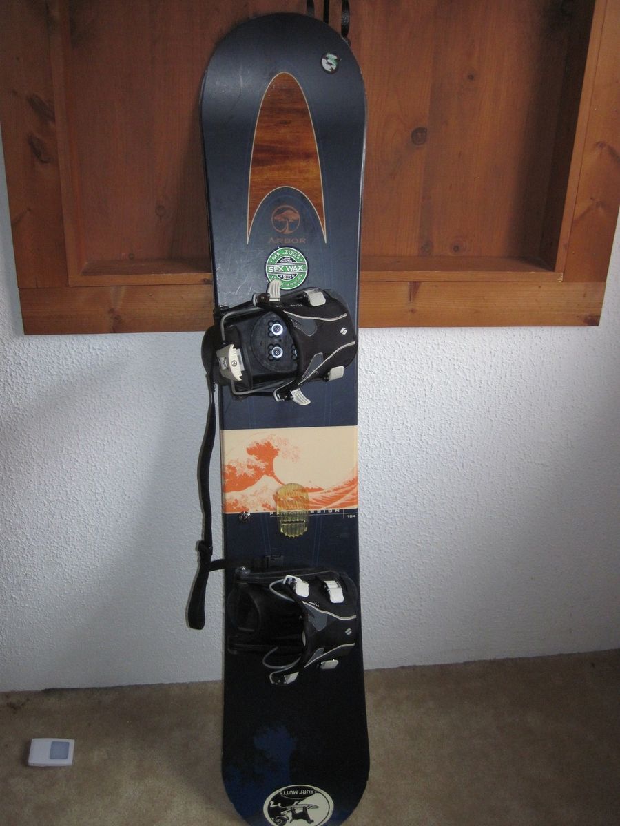 Slightly used Arbor Snowboard (154) with Flow Bindings