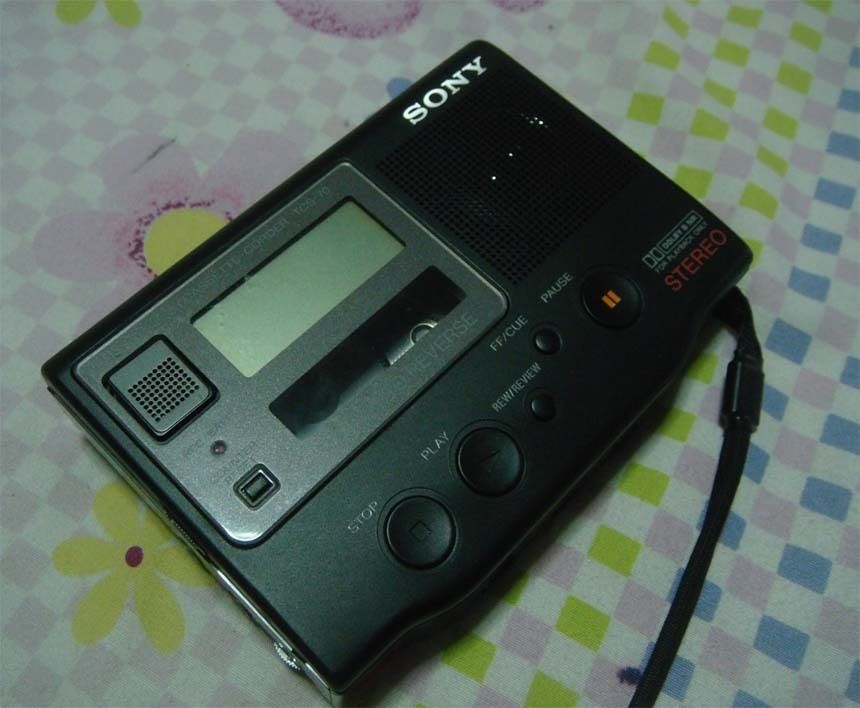 SONY WALKMAN AUTO REVERSE CASSETTE CORDER PLAYER SONY TCS 70 SPEED 