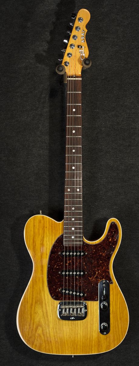 Used G L ASAT s Guitar in Honey Sunburst Finish