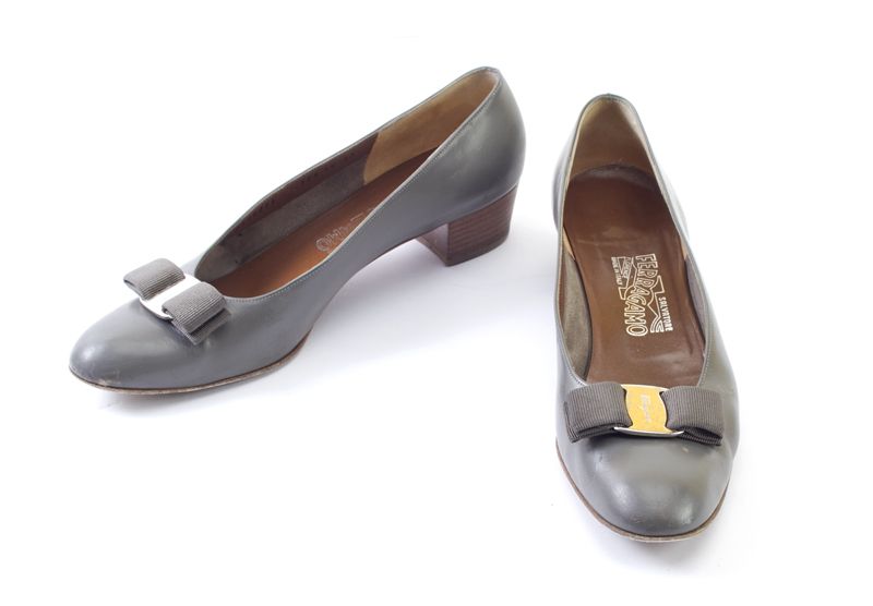 Salvatore Ferragamo Gray Vara Bow Pumps 10