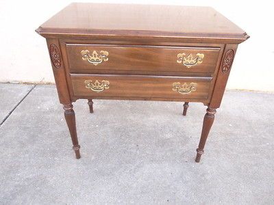 Ethan Allen Georgian court high fluted leg lamp end table night stand 