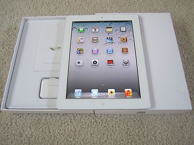 Bundle Apple iPad 2 16GB , Wi Fi, 9.7in   WHITE New Condition