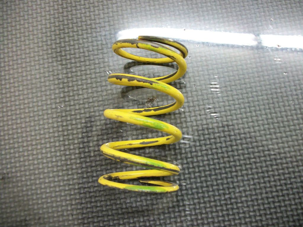   cat primary clutch spring yellow with green and white spring #259 260