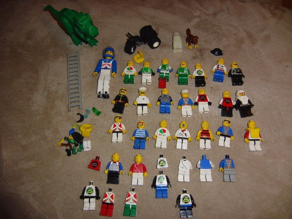 Lot of 50 LEGO minifigures, Minifigure parts, and other stuff