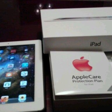 Apple iPad 2 16GB Wi Fi 3G Verizon 9 7in White MC985LL A