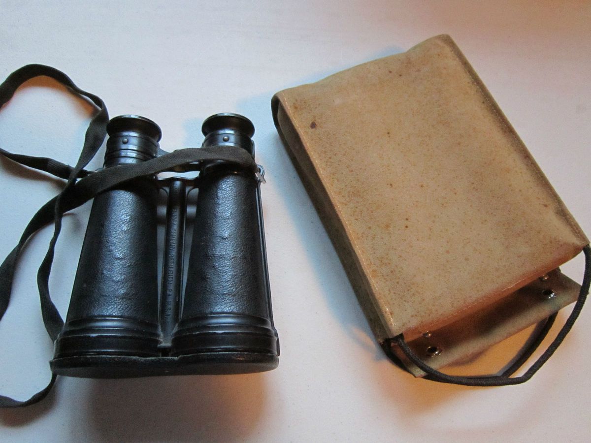 vintage wwll Conestoga binoculars FG 66 w case attached spring loading 