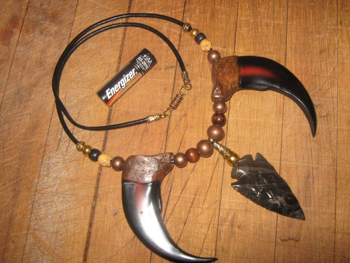 Bear Claws 2 Resin Claws and Apache Agate Arrowhead