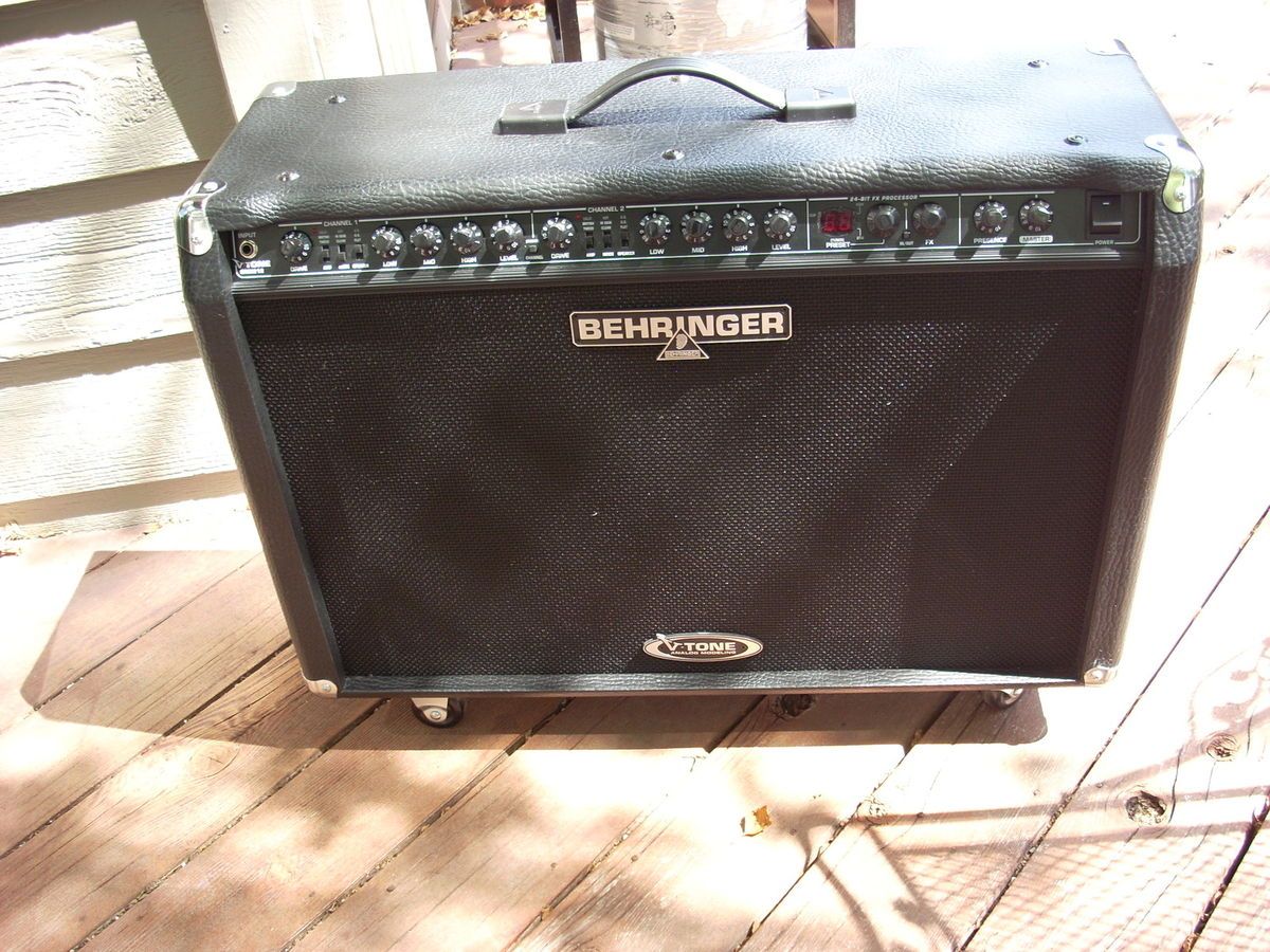 Guitar Amplifier Behringer Vtone