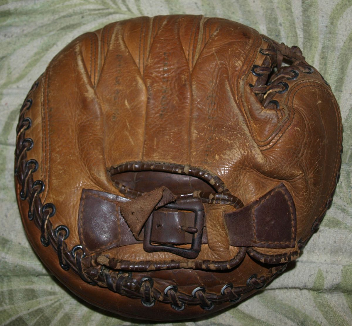 Vintage Bill Dickey Hand Moulded Palm Baseball Glove