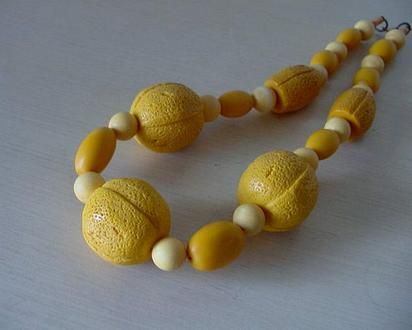 Vtg Yellow Chunky Plastic Lemon Beads Necklace Super Sized Textured 