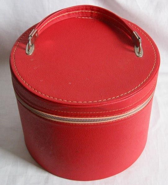 Vintage Red Vinyl Hat Box Wig Zipper Round