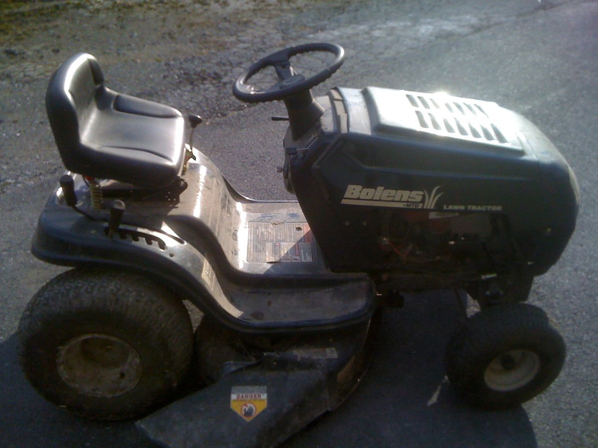 Bolens 15 5HP Briggs and Stratton 40 Deck Riding Mower Lawn Garden 