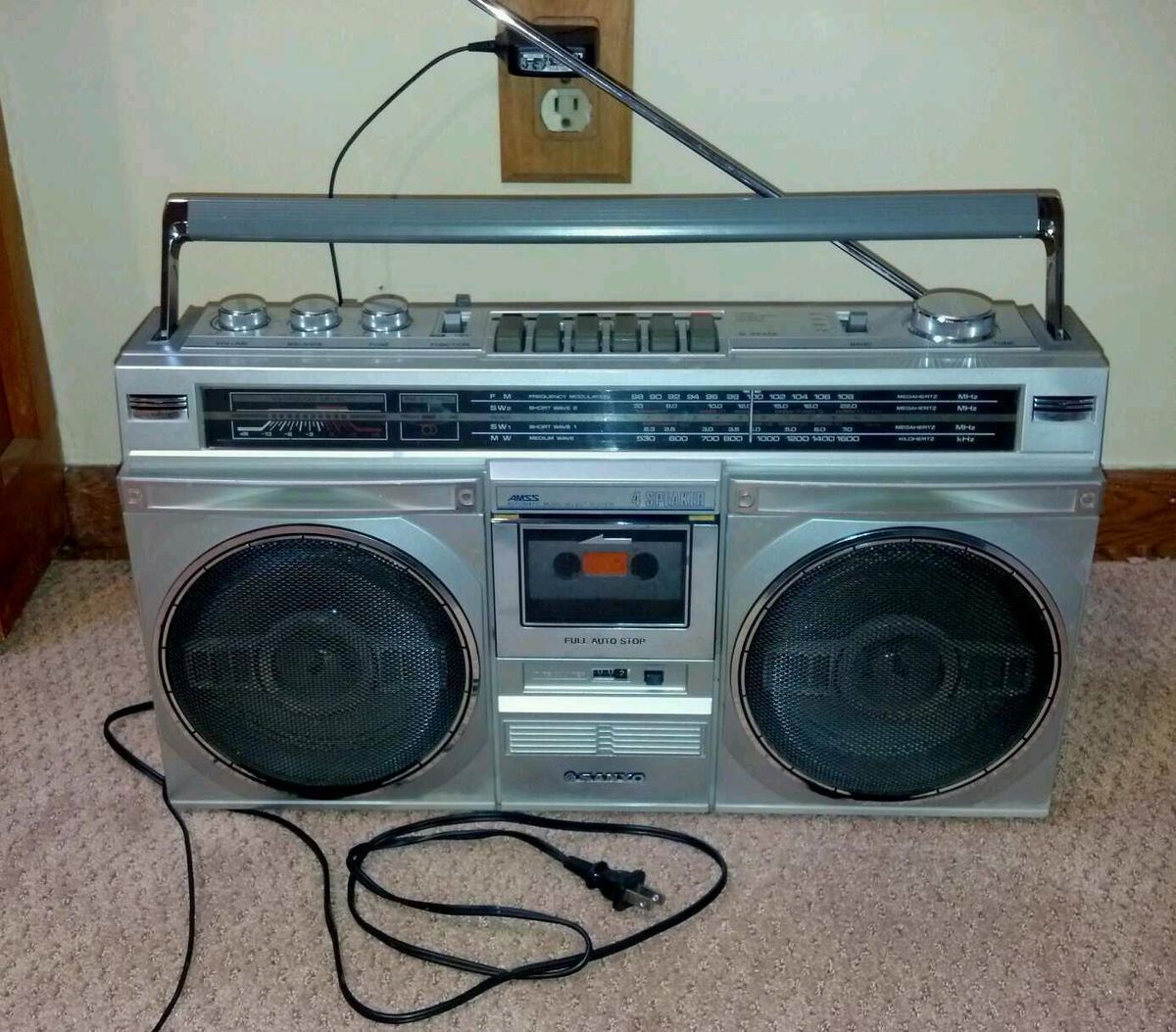 Sanyo M 9935K BoomBoxes Ghettoblaster Portable Stereo Radio Cassette 