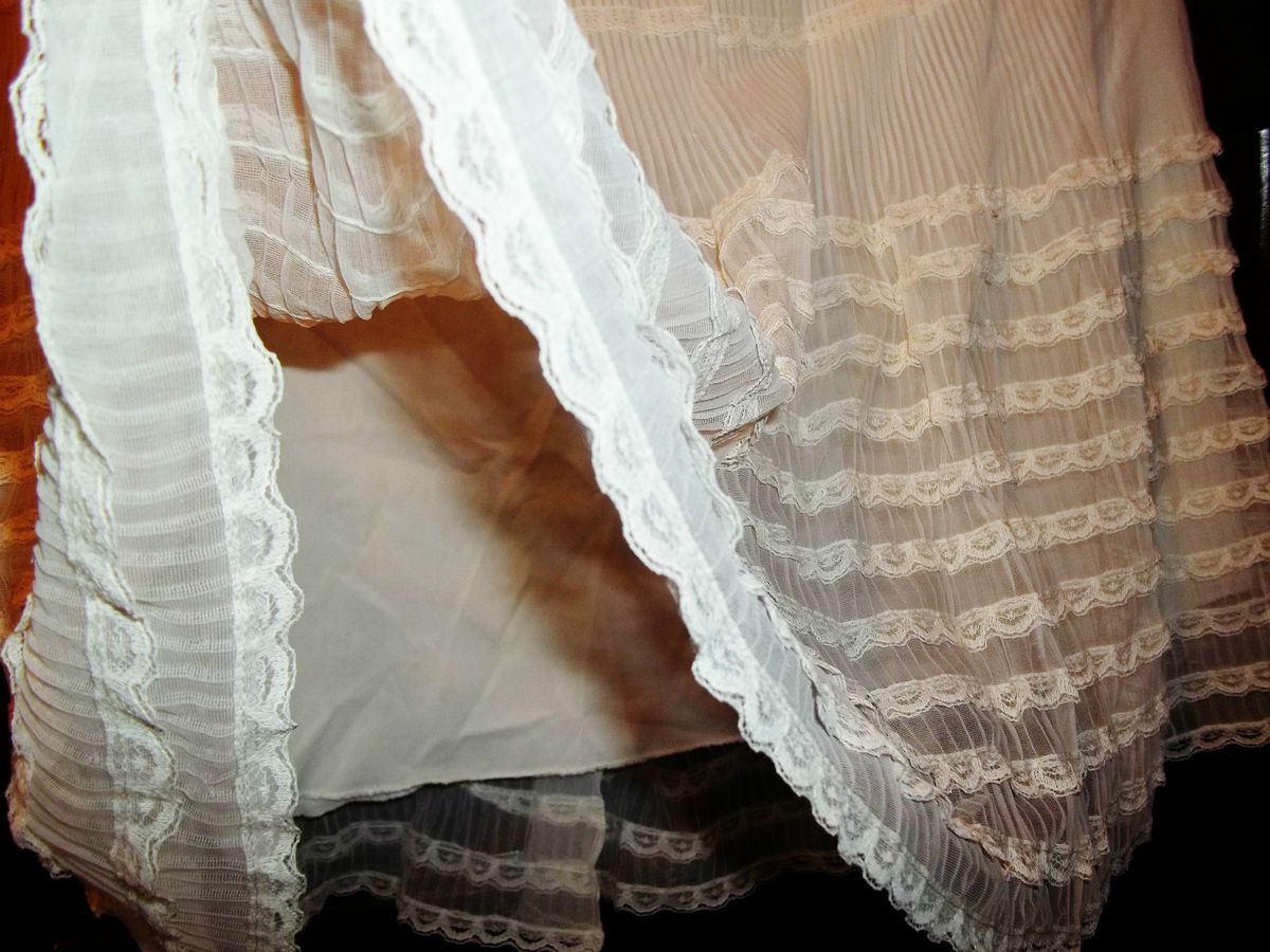 Vintage 50s 60s Pleated Lace Over Nylon Powers Model Petticoat Half 