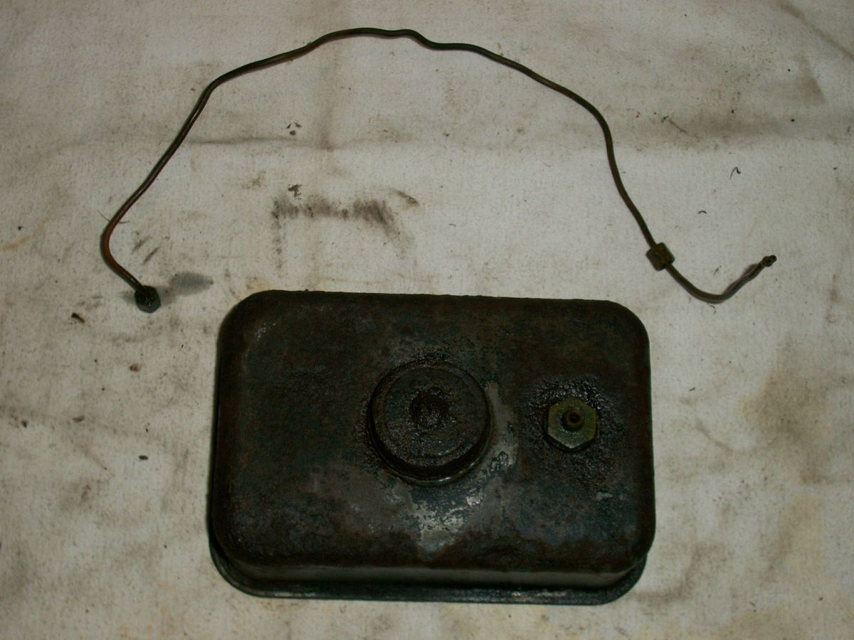  Briggs Model Y Fuel Gas Tank and Line