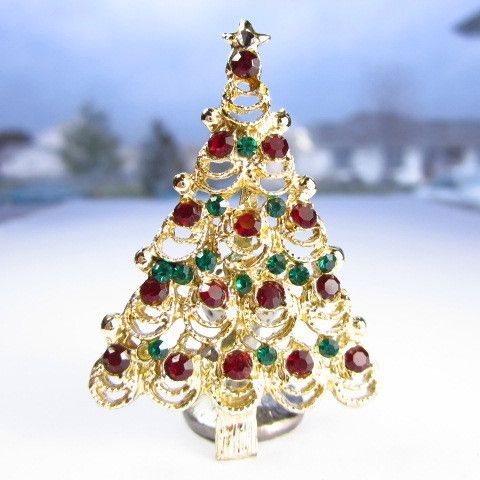 Sparkling RHINESTONE Goldtone CHRISTMAS TREE Vintage BROOCH Pin