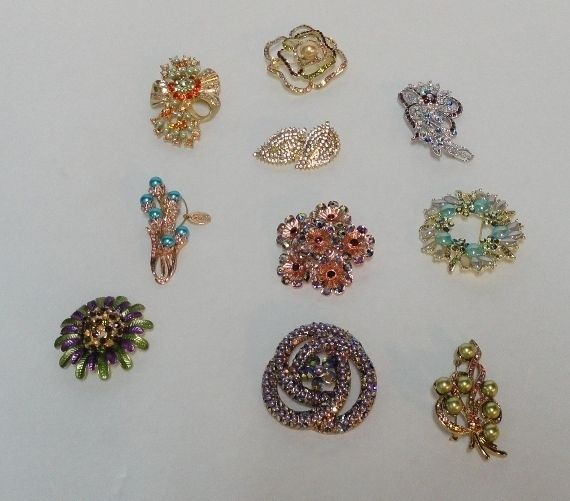 02 Lot of 10 Quality Rhinestone Brooches Pins Lot 3