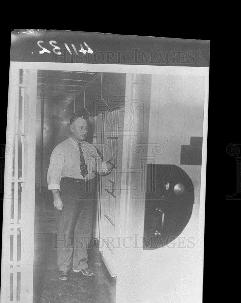 1935 4x5 Acetate NEG Entrance to Bruno Hauptmanns Cell